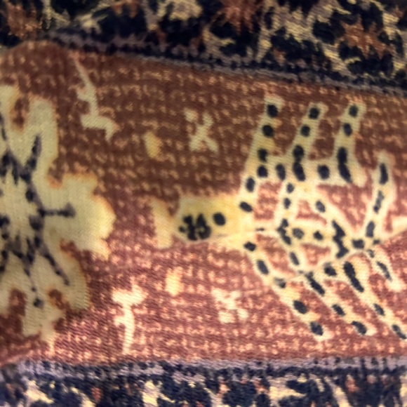 This is a cute boho peasant style top made in India. - Picture 7 of 9